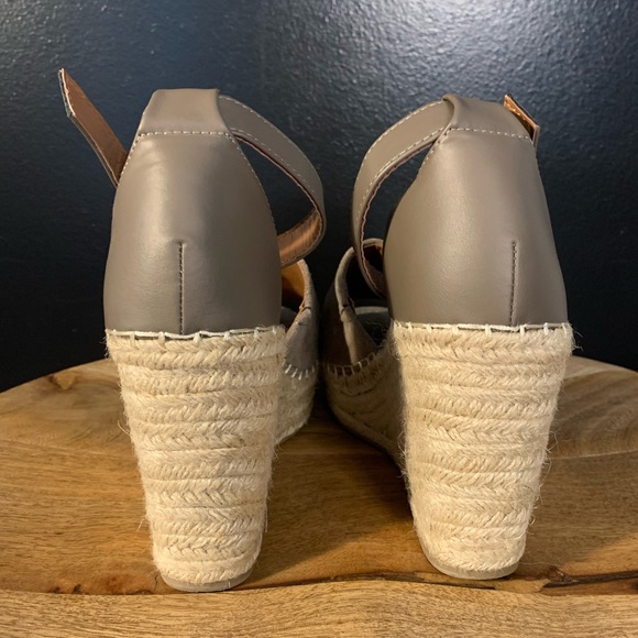 SOLD: Steve Madden Platform Suede Wedges, 7.5 - Picture 4 of 9